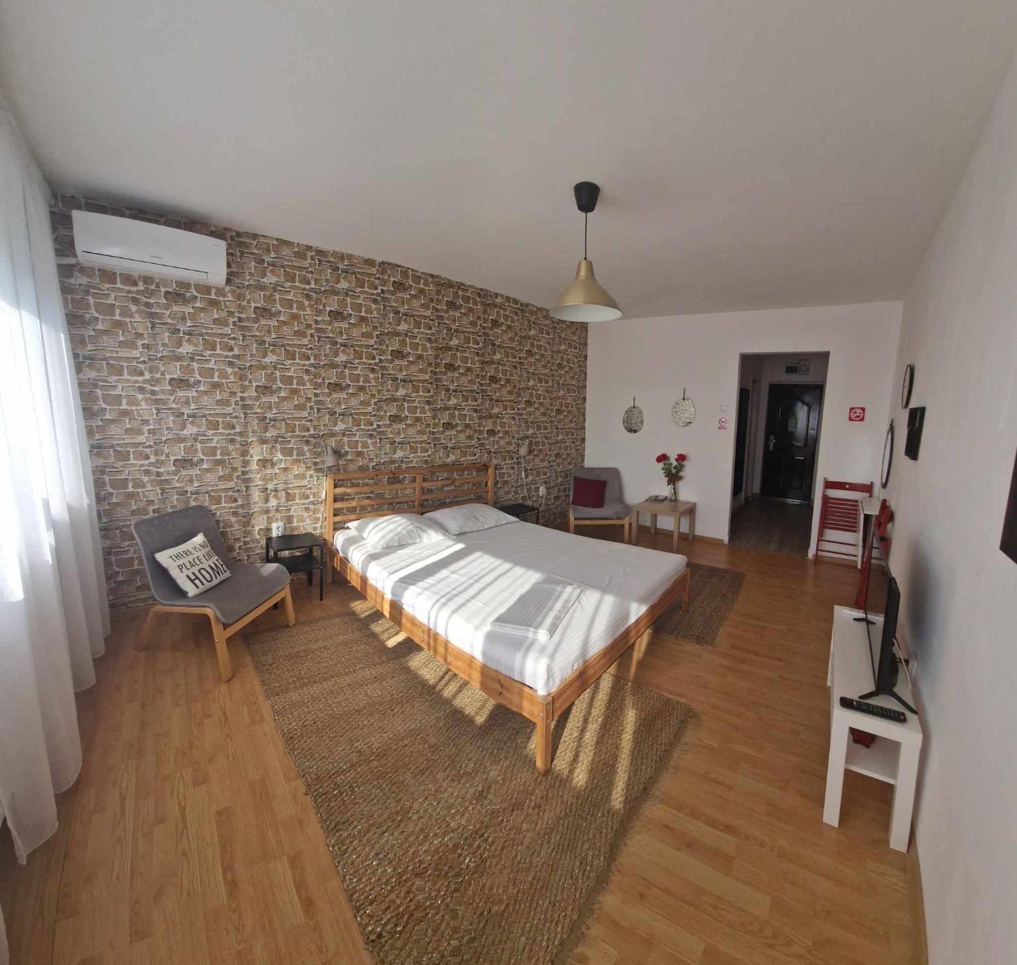 Studio Nefumatori Sunny Place, Self Check In Κραϊόβα Εξωτερικό φωτογραφία